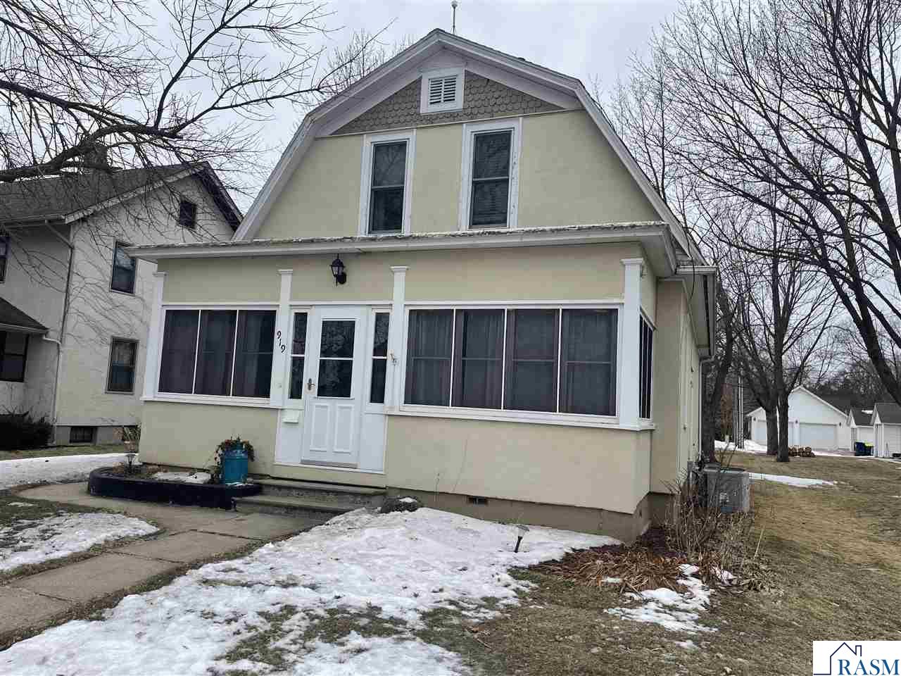 919 N Washington Street