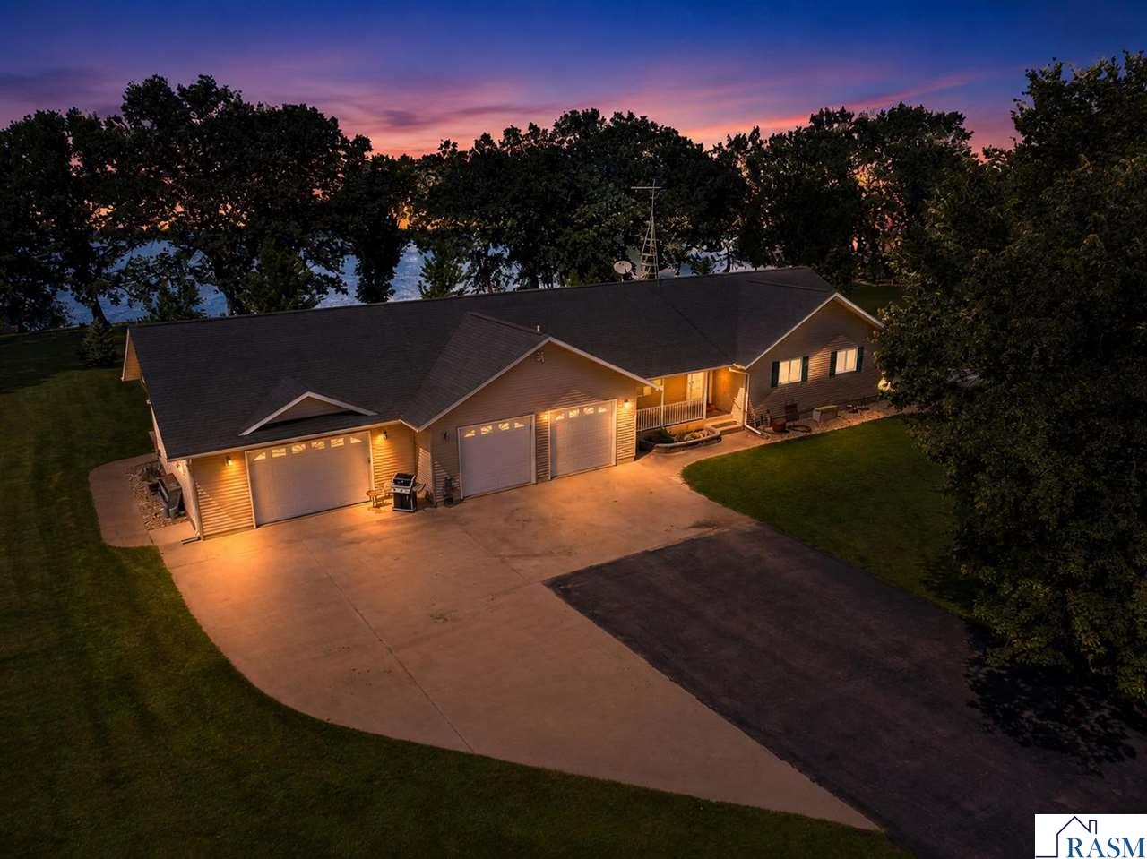 4 S Fox Lake Drive, Sherburn, MN 56171 Listing Photo  1