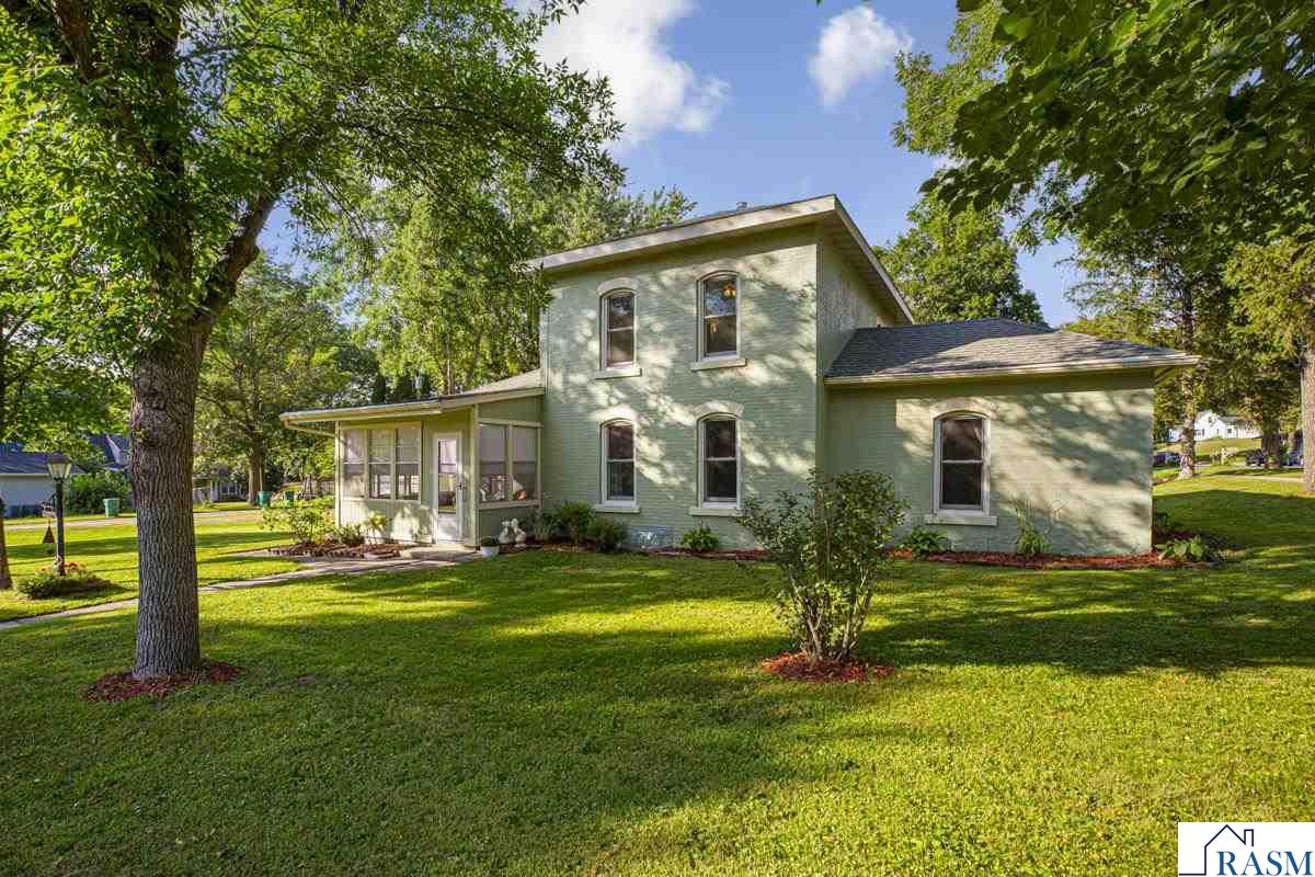 219 Davis Street, Le Sueur, MN 56058 Listing Photo  1