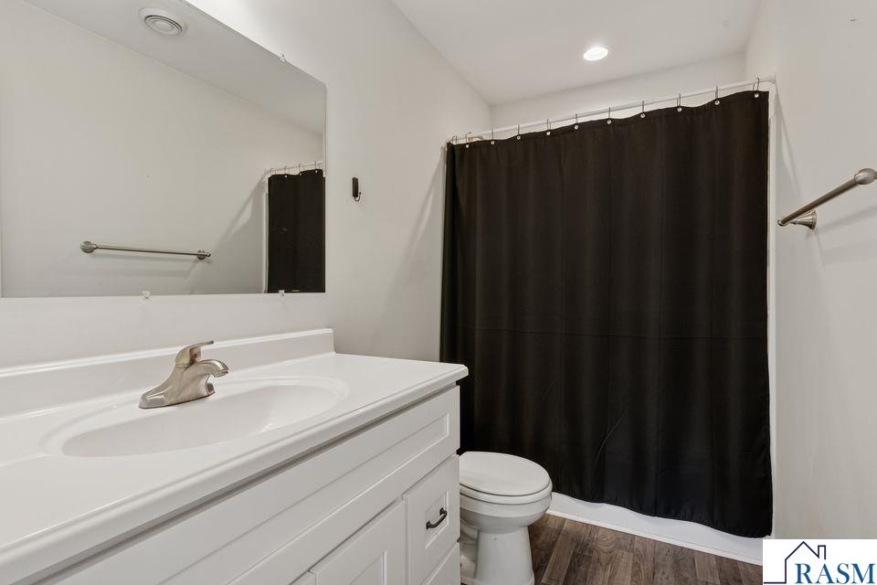 2084 E Reaney Avenue, St. Paul, MN 55119-3946 Listing Photo  14