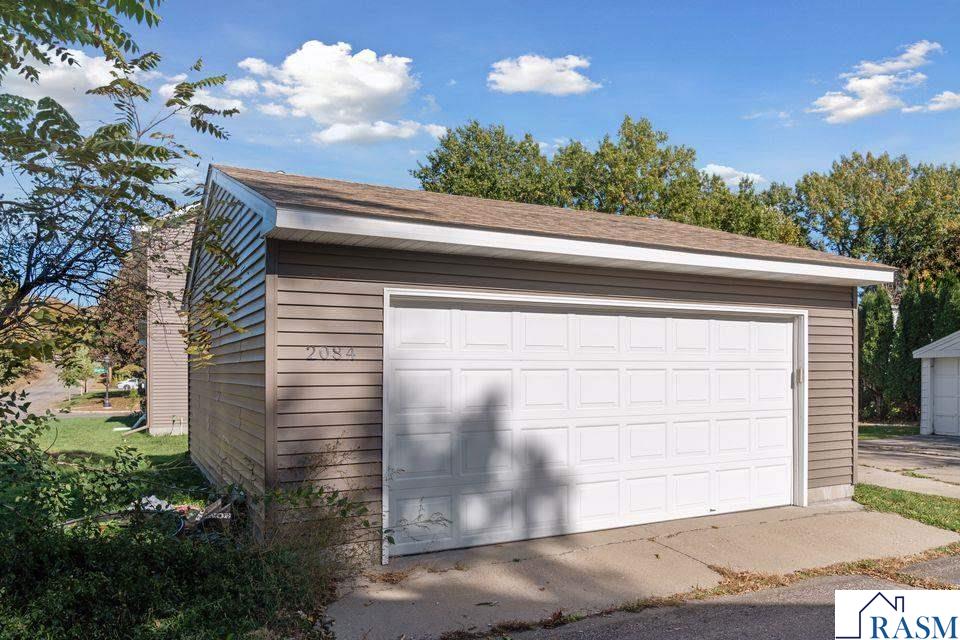 2084 E Reaney Avenue, St. Paul, MN 55119-3946 Listing Photo  22
