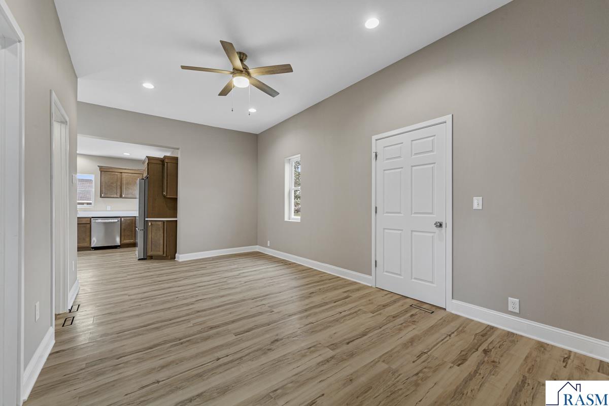 515 SW Benzel Avenue, Madelia, MN 56062 Listing Photo  30