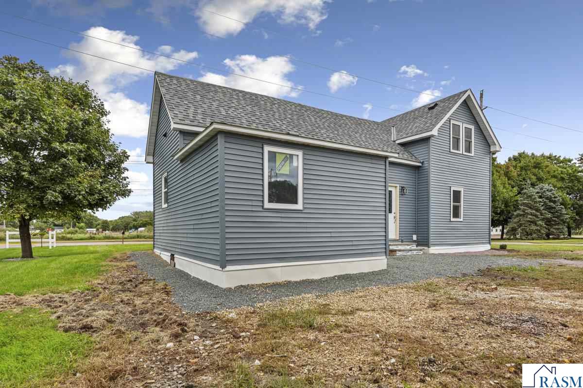 515 SW Benzel Avenue, Madelia, MN 56062 Listing Photo  37