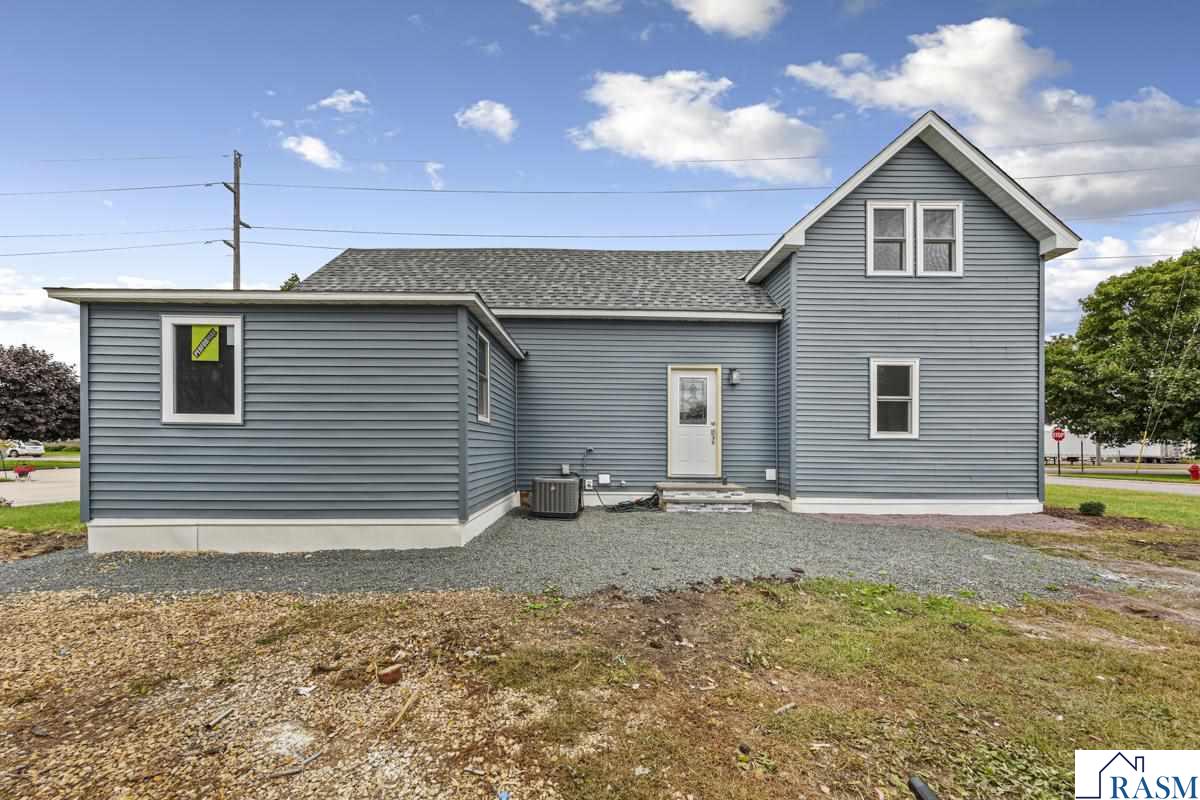 515 SW Benzel Avenue, Madelia, MN 56062 Listing Photo  38