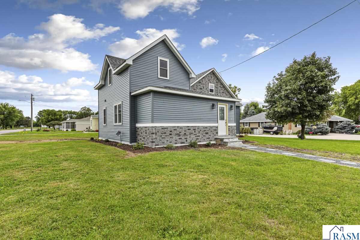 515 SW Benzel Avenue, Madelia, MN 56062 Listing Photo  40