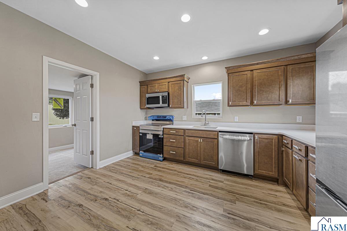 515 SW Benzel Avenue, Madelia, MN 56062 Listing Photo  6