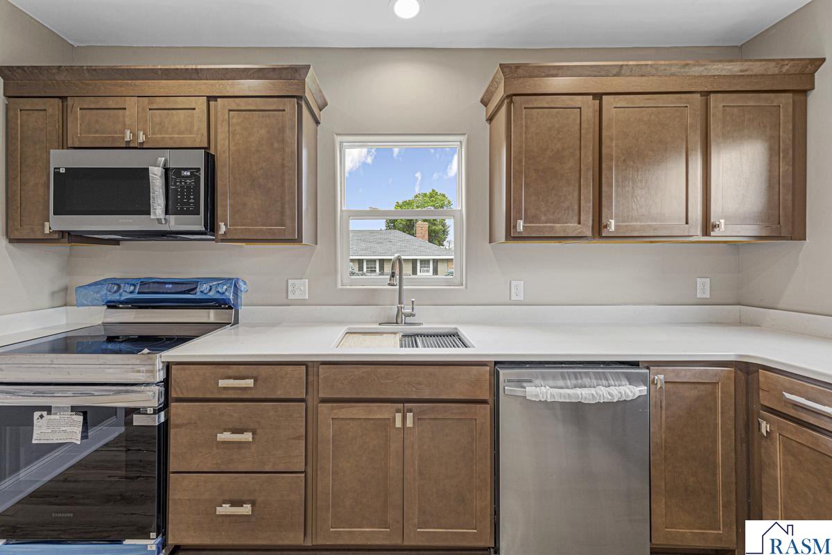 515 SW Benzel Avenue, Madelia, MN 56062 Listing Photo  7