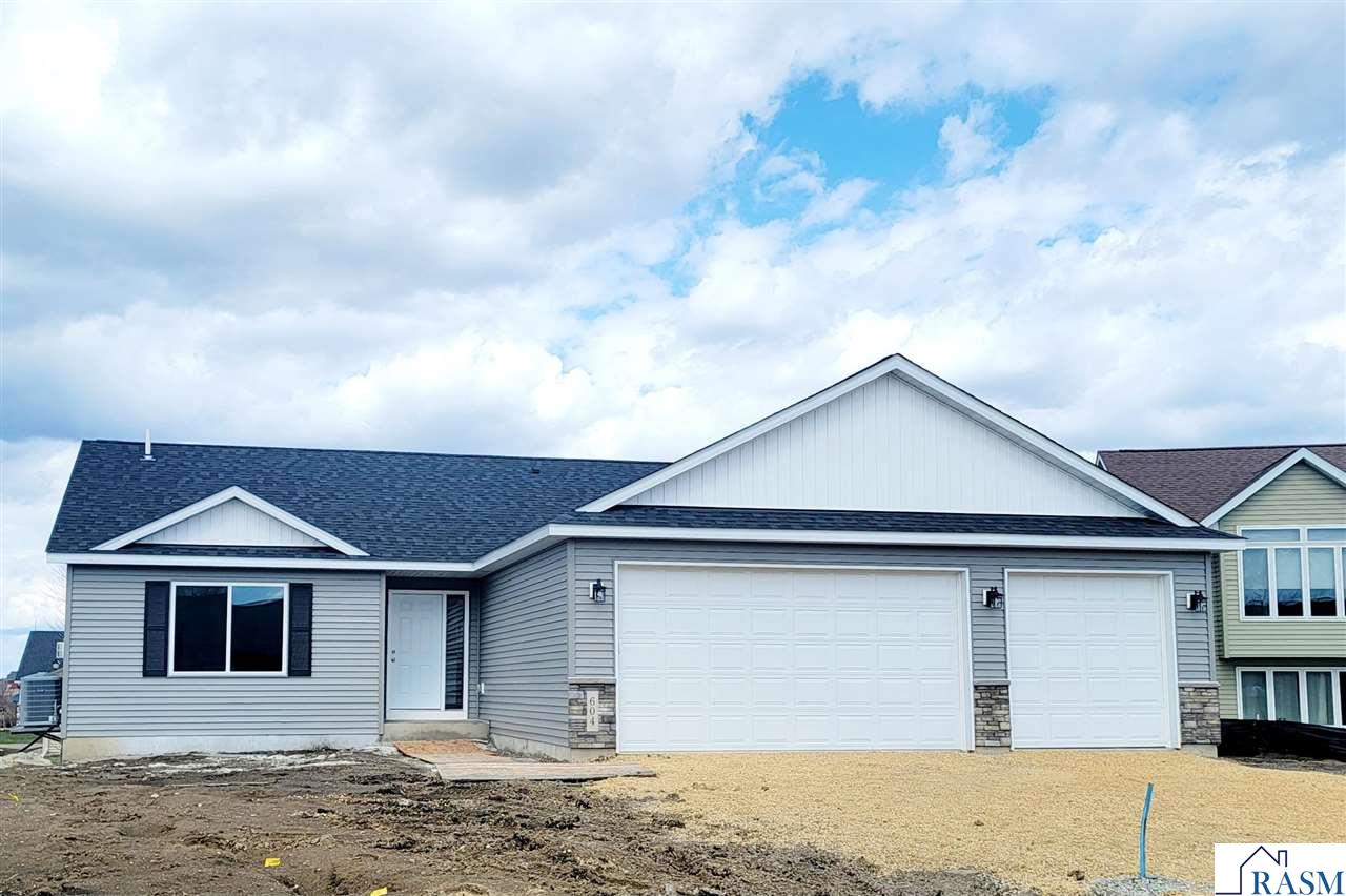 893 Mill Race Court, Madelia, MN 56062 Listing Photo  1
