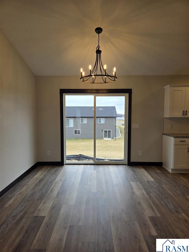 893 Mill Race Court, Madelia, MN 56062 Listing Photo  6