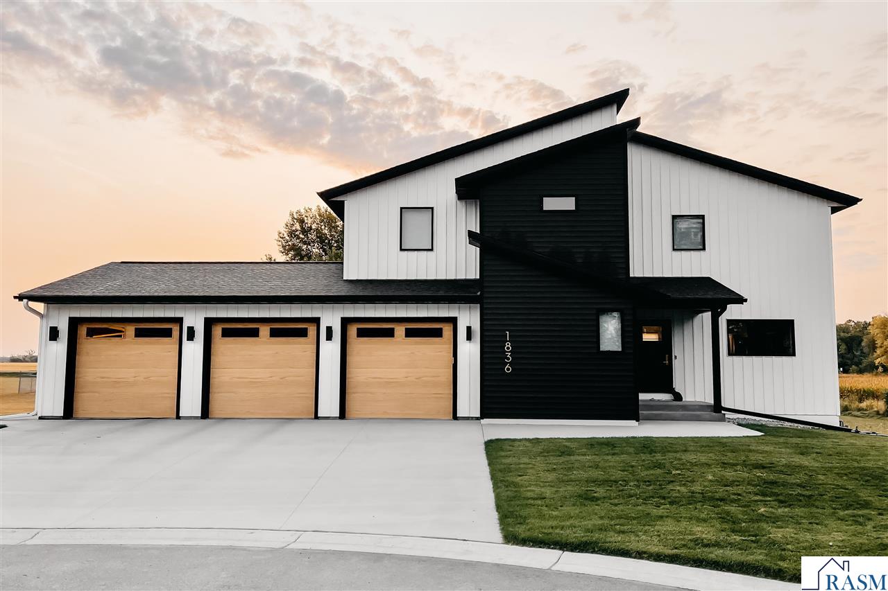 1836 Indigo Trail, Mankato, MN 56001 Listing Photo  1