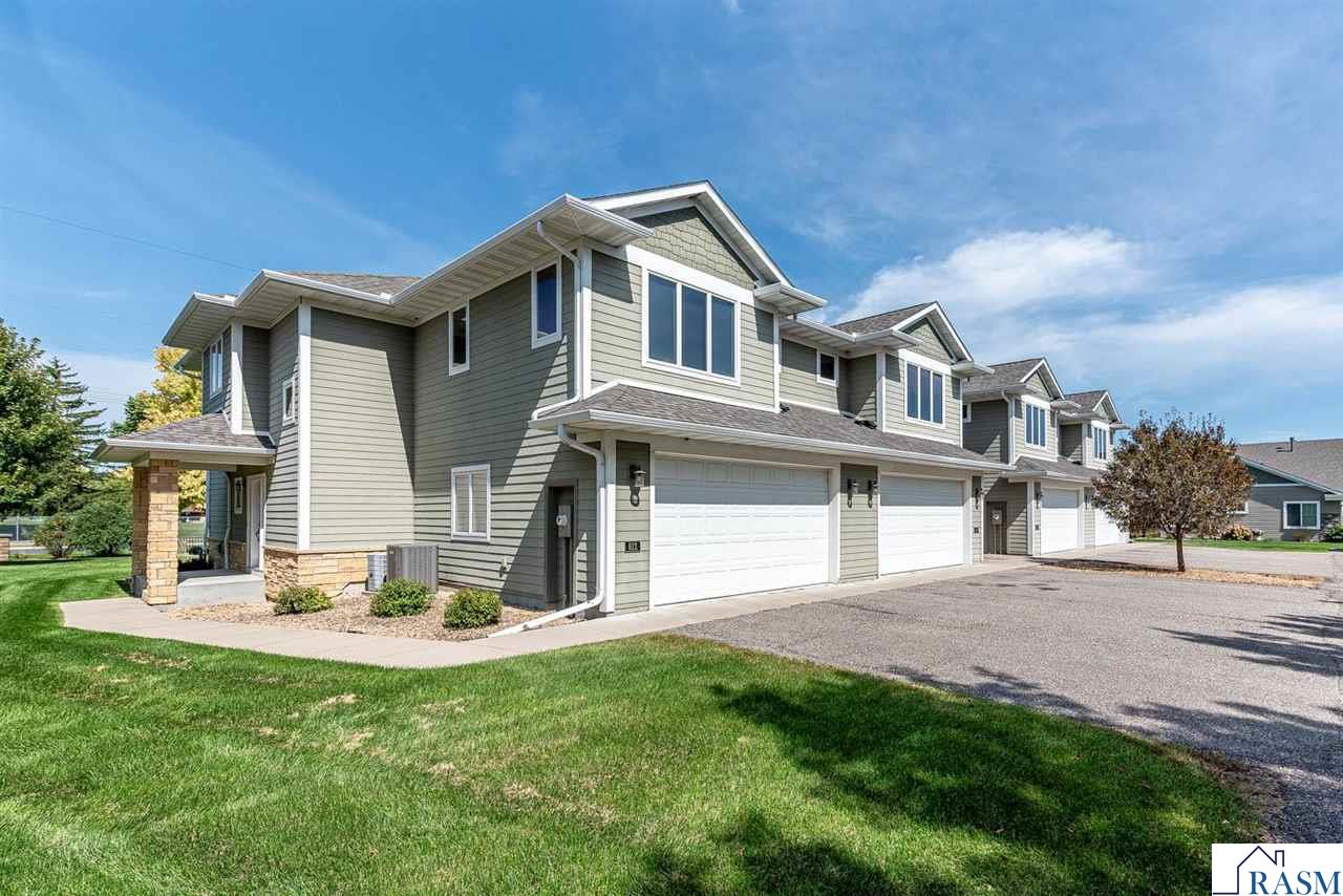 814 Pinnacle Path, Mankato, MN 56001 Listing Photo  1