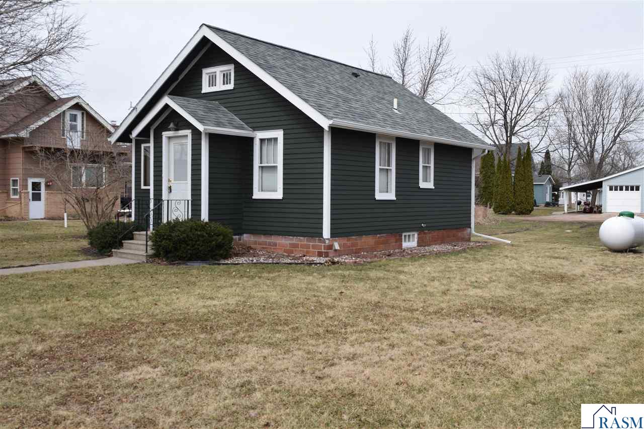 213 Brown Street W, Comfrey, MN 56019 Listing Photo  11
