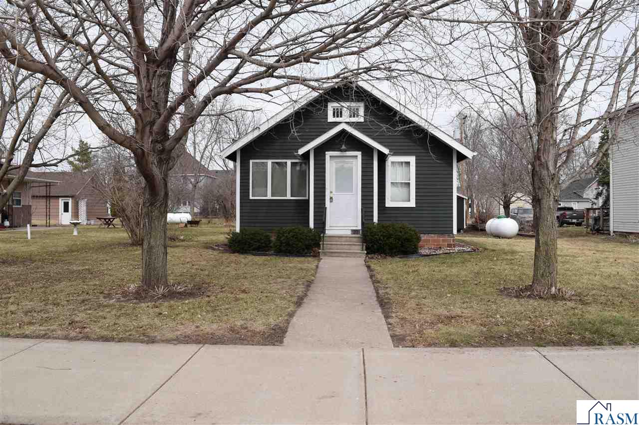 213 Brown Street W, Comfrey, MN 56019 Listing Photo  12