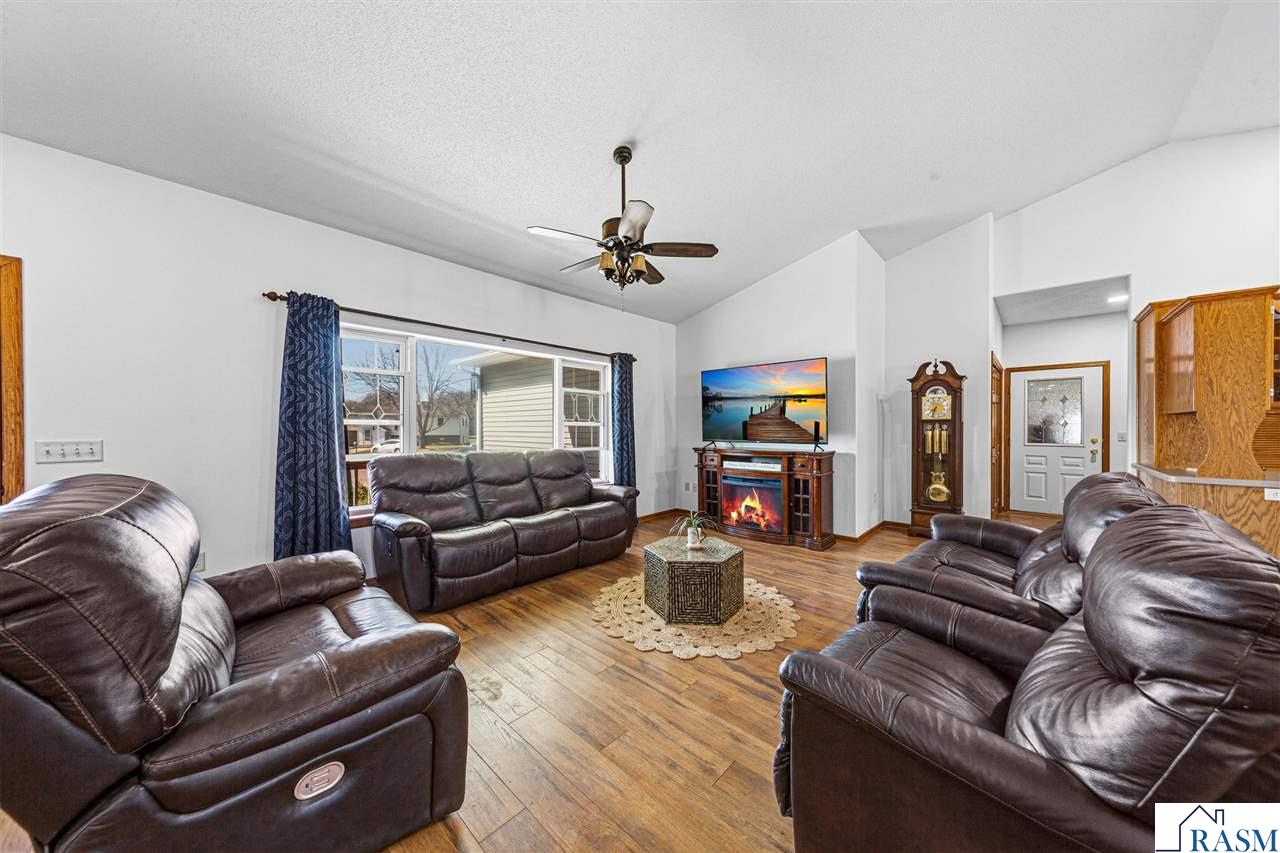 1010 N 5th Street, St. James, MN 56081 Listing Photo  13