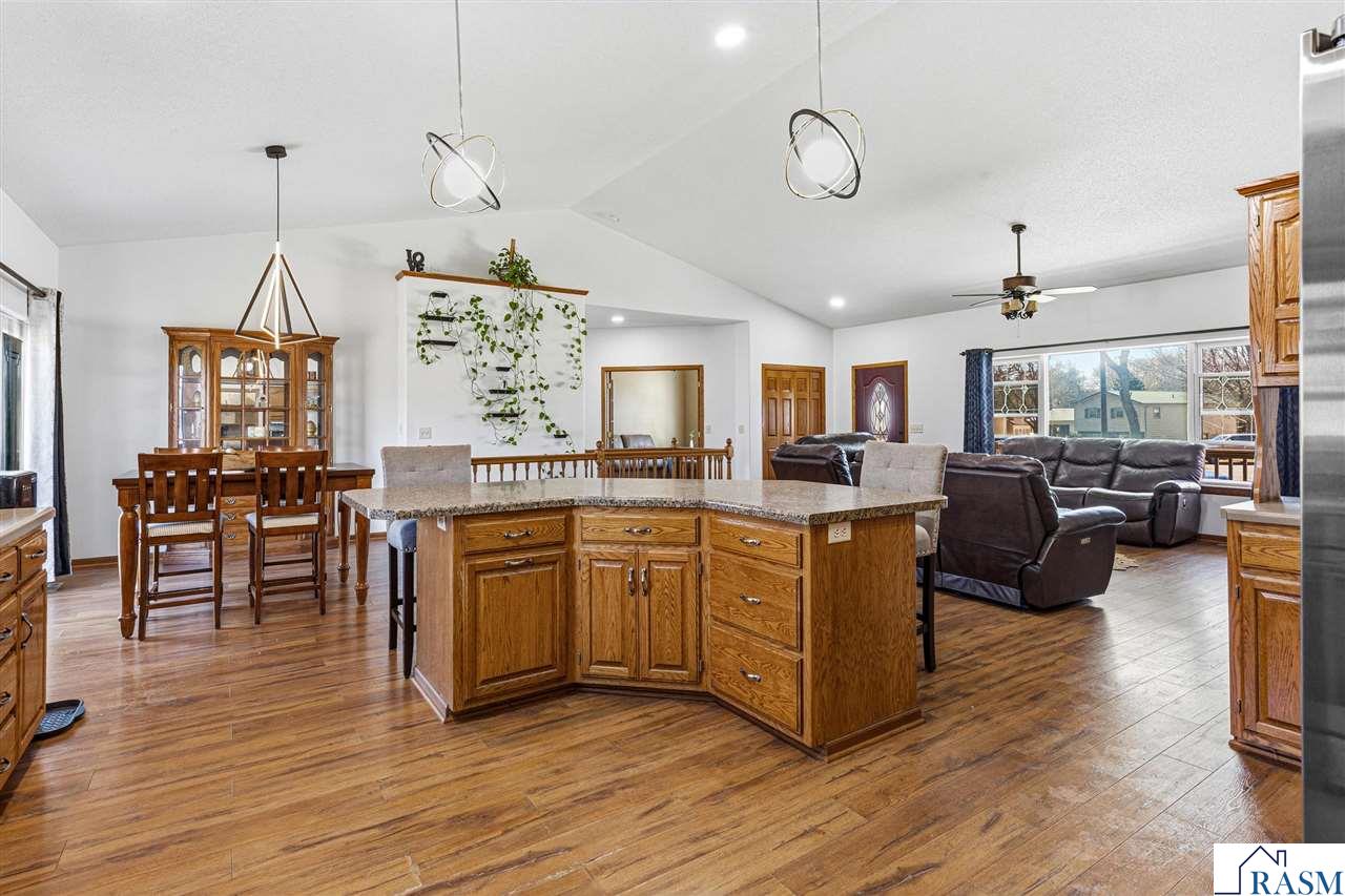 1010 N 5th Street, St. James, MN 56081 Listing Photo  23