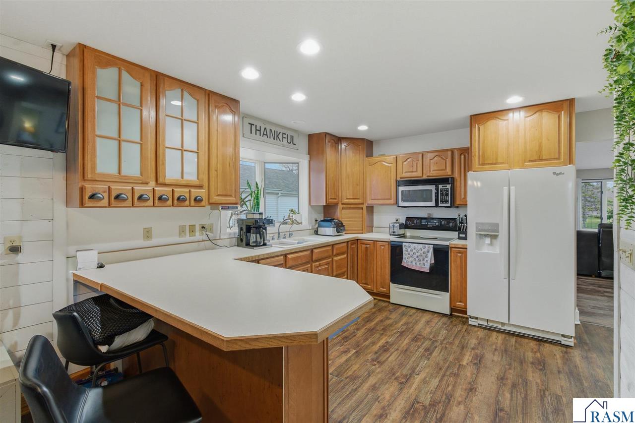 233 Gilbert Ave SW, Madelia, MN 56062 Listing Photo  6
