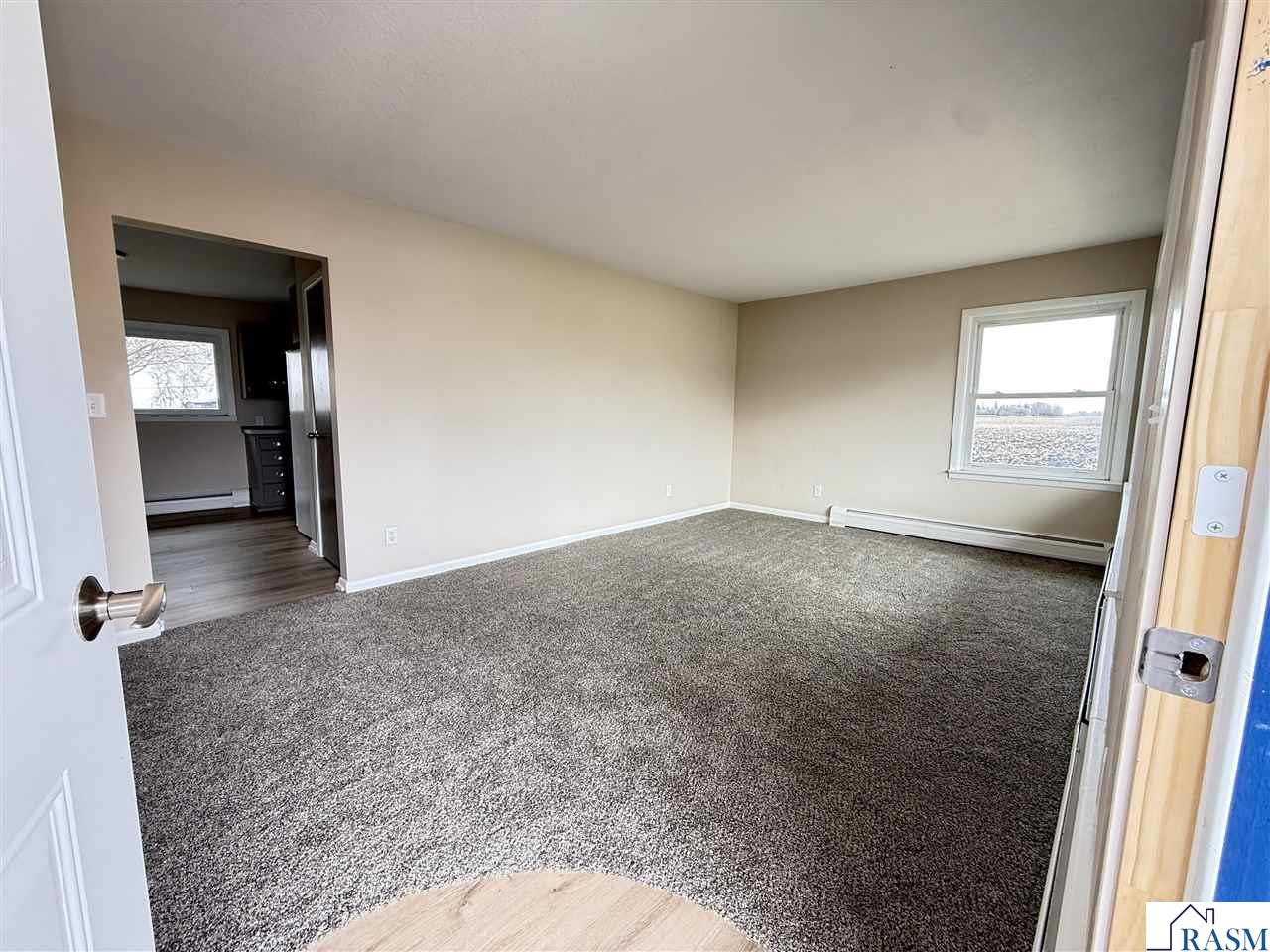 402 E North Street, Waldorf, MN 56091 Listing Photo  2