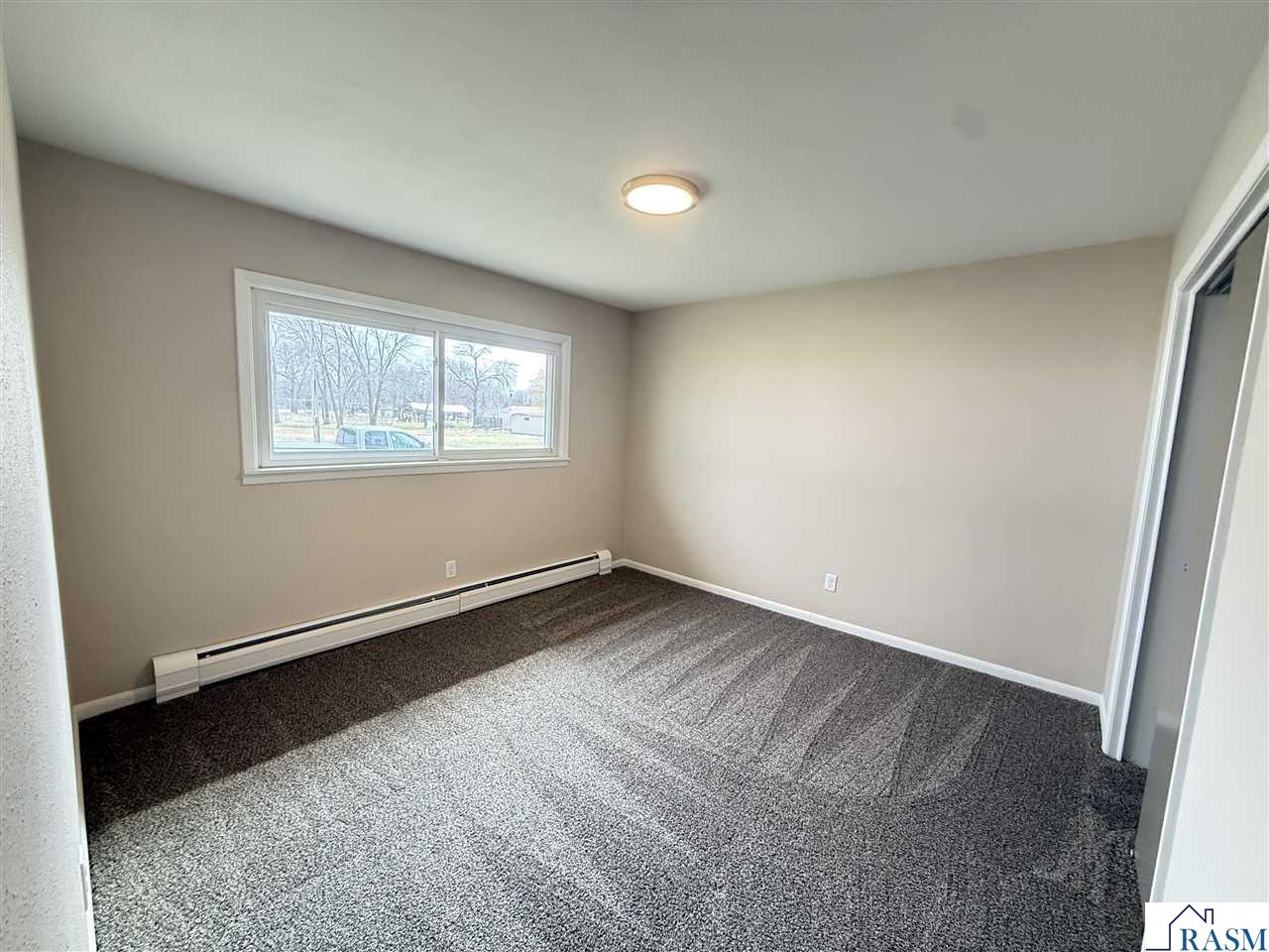 402 E North Street, Waldorf, MN 56091 Listing Photo  11