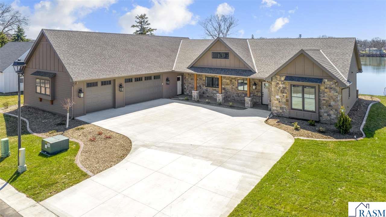 220 Laclaire Street, Lake Crystal, MN 56055 Listing Photo  1
