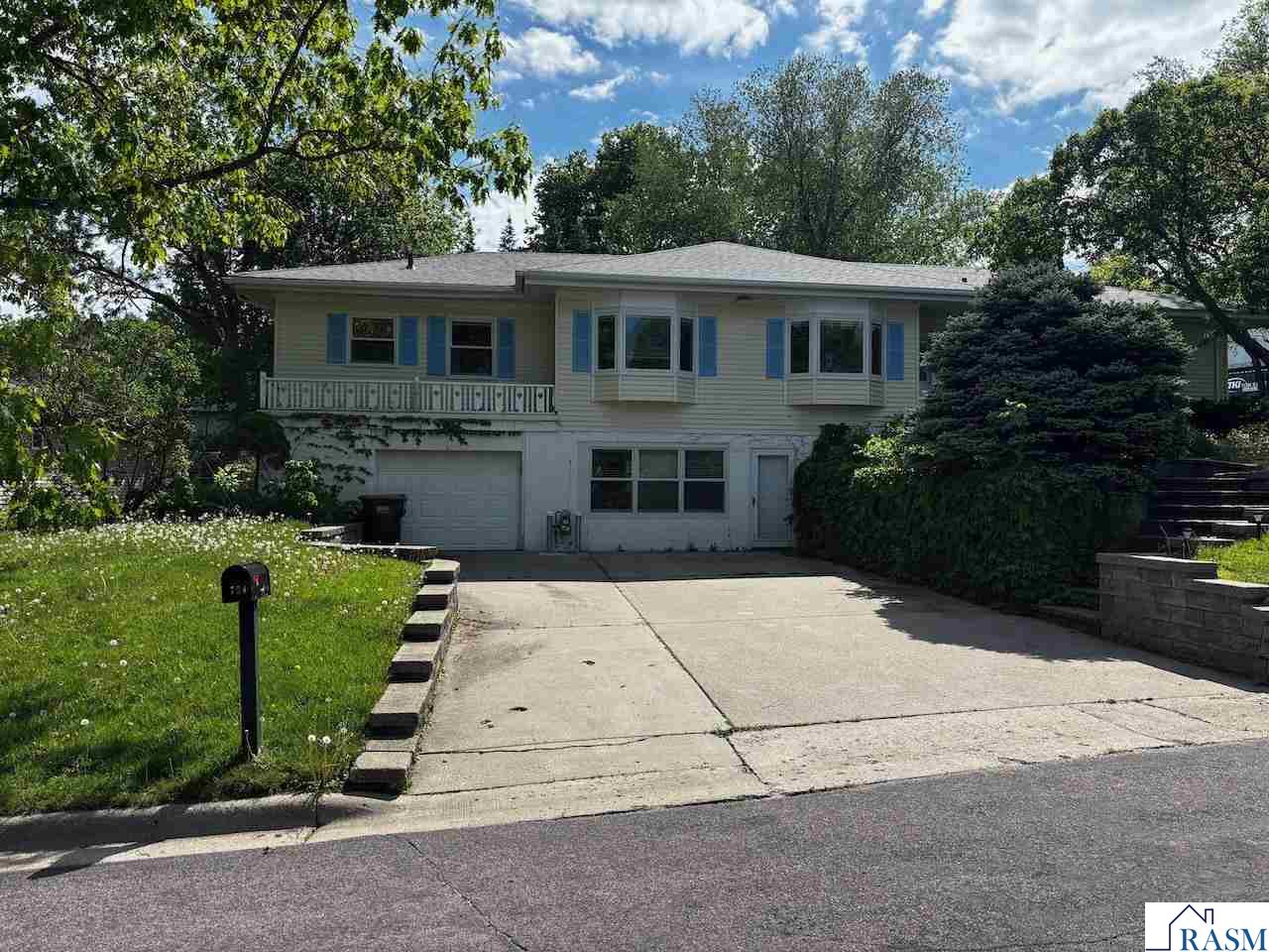 724 W Nassau Street, St. Peter, MN 56082 Listing Photo  1