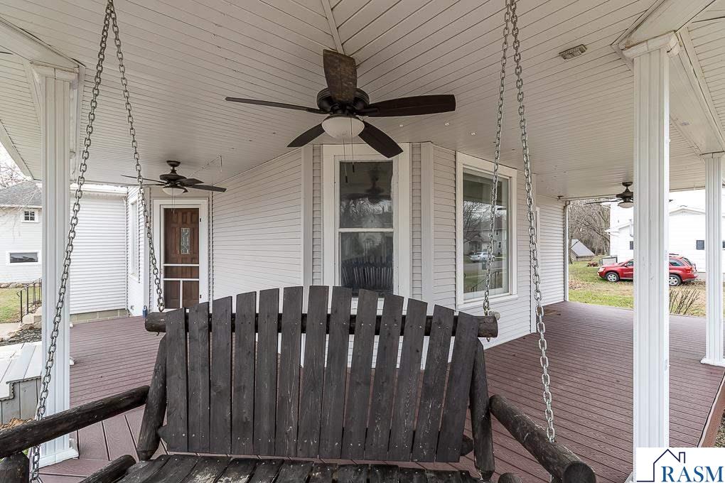 504 SW 2nd Street, Madelia, MN 56062 Listing Photo  2