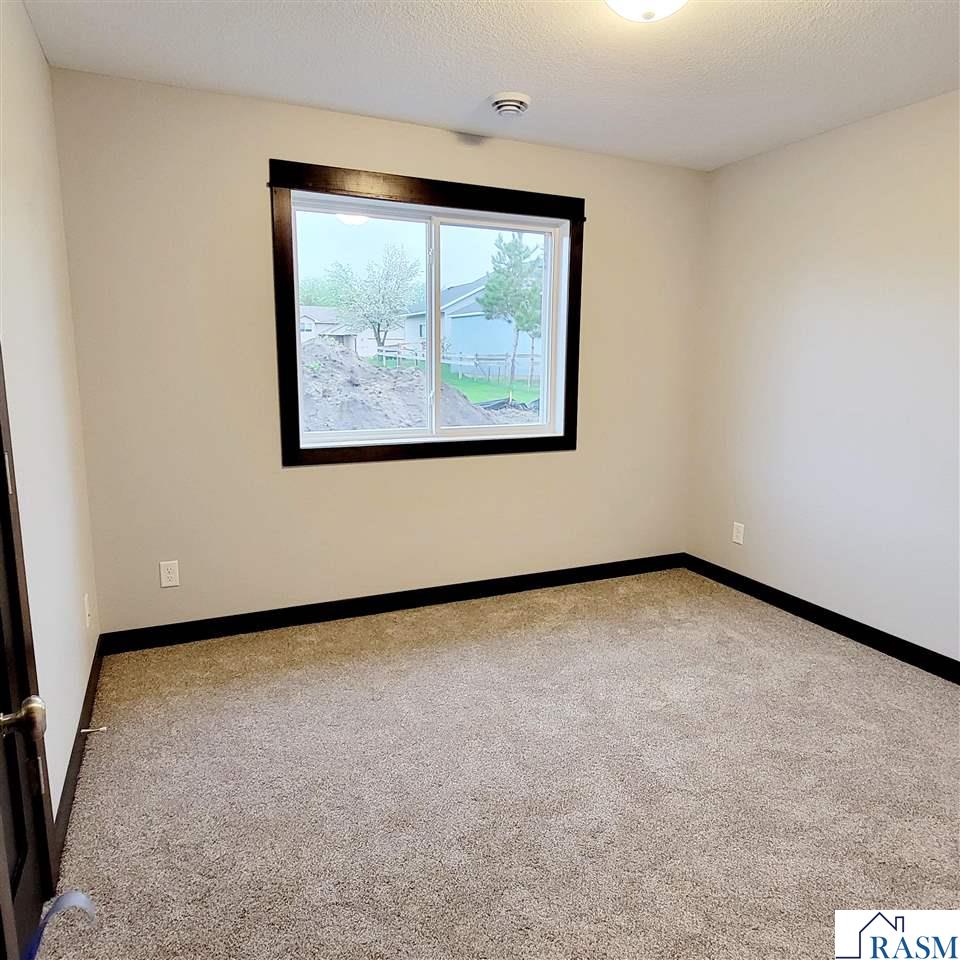1066 Cullen Street, St. Peter, MN 56082-2538 Listing Photo  12