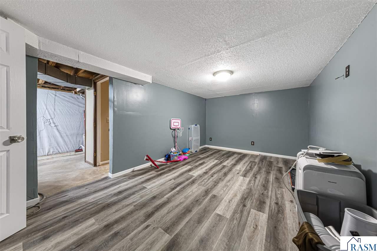 404 3rd Avenue, Pemberton, MN 56078-9700 Listing Photo  16