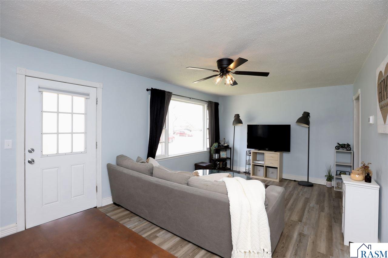 220 SE Adams Avenue, Madelia, MN 56062 Listing Photo  2