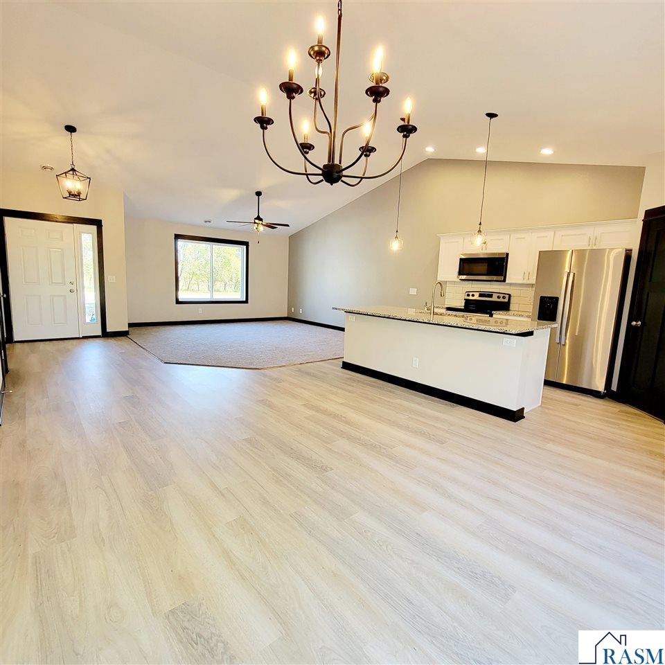 1088 Cullen Street, St. Peter, MN 56082-7545 Listing Photo  12
