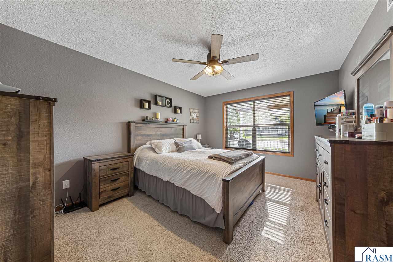 2114 York Street, St. Peter, MN 56082 Listing Photo  11