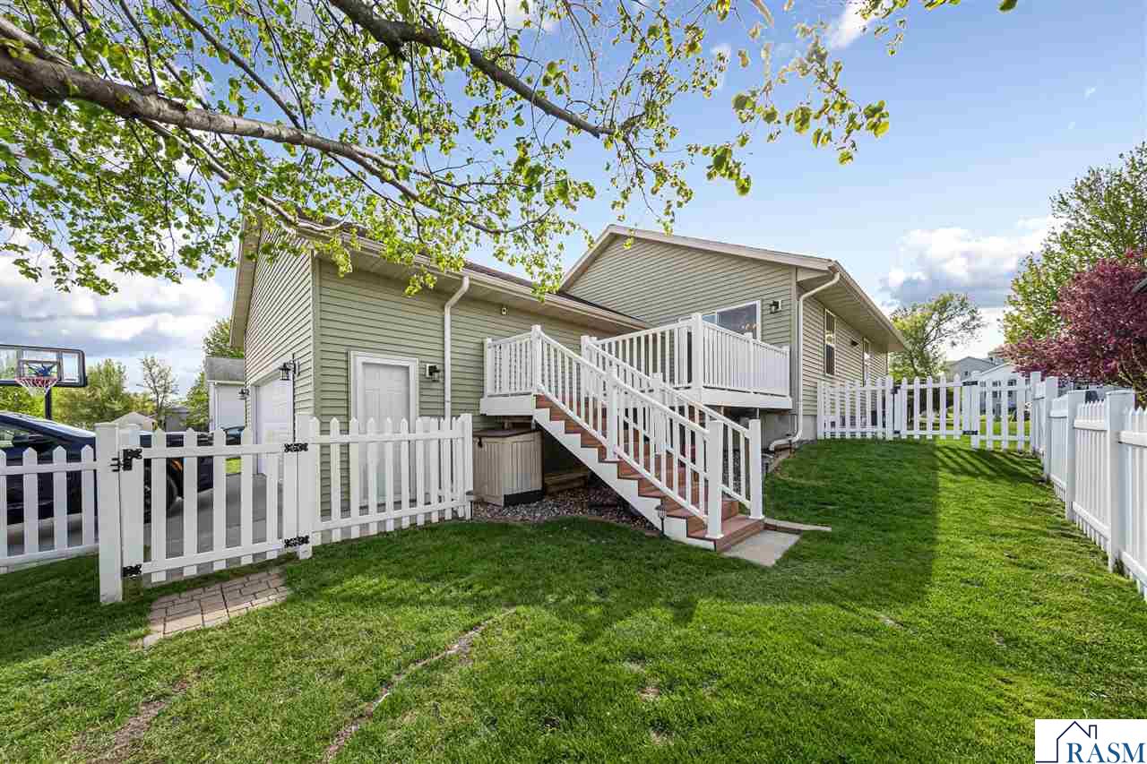 2114 York Street, St. Peter, MN 56082 Listing Photo  23