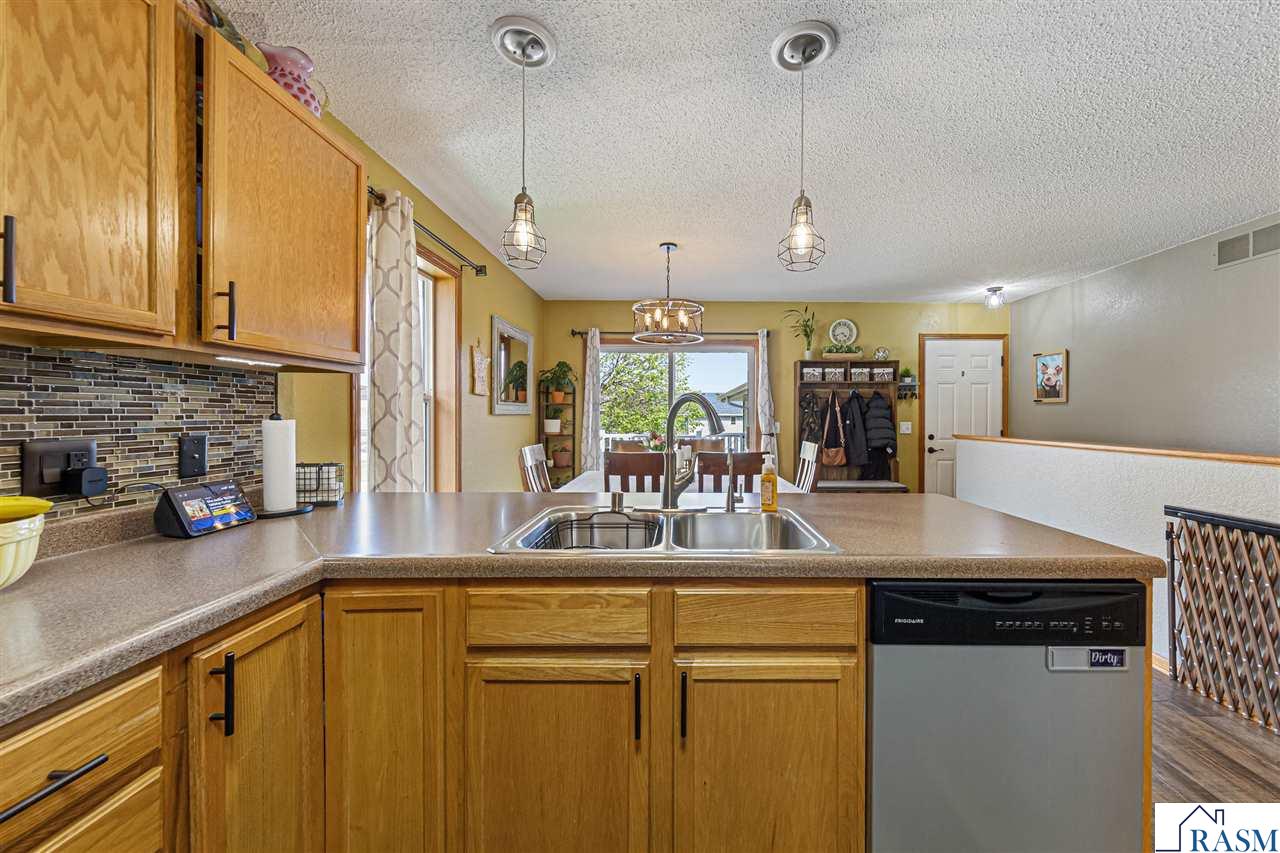 2114 York Street, St. Peter, MN 56082 Listing Photo  9