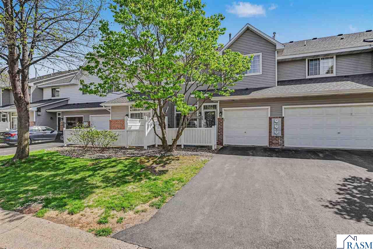 17900 Cobblestone Way, Eden Prairie, MN 55347 Listing Photo  1