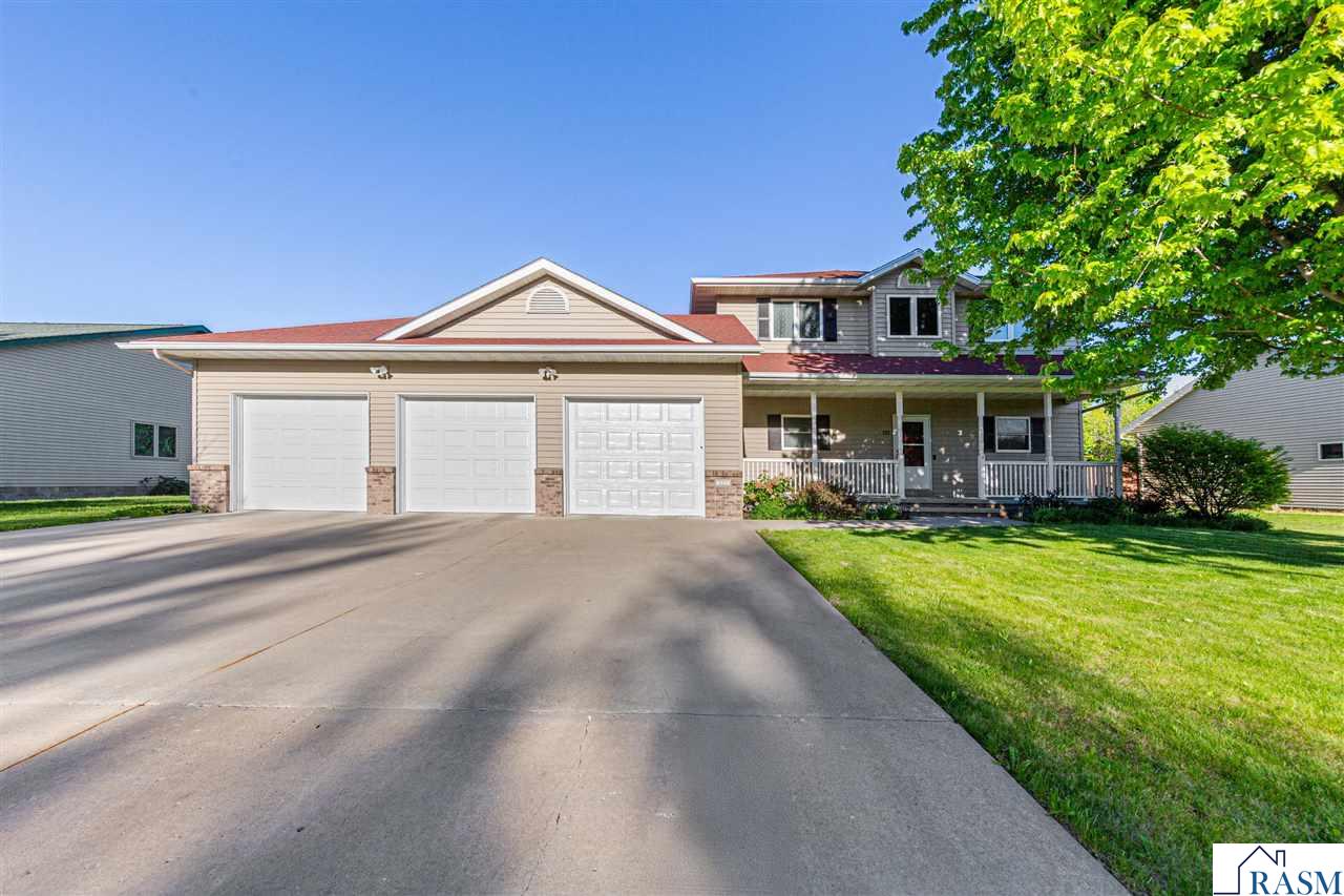 227 Woodhaven Lane, Mankato, MN 56001 Listing Photo  1