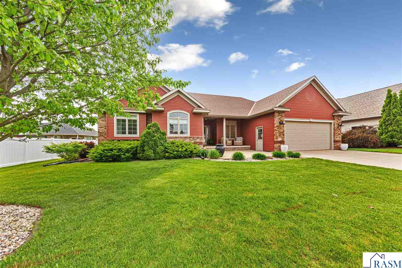 112 Jacob Drive, Mankato, MN 56001 Listing Photo  1