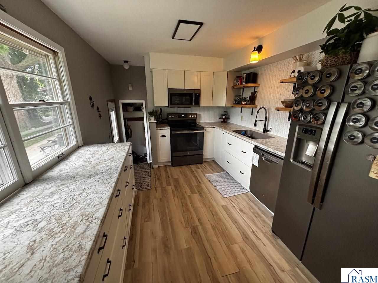312 W Jefferson Avenue, St. Peter, MN 56082 Listing Photo  16