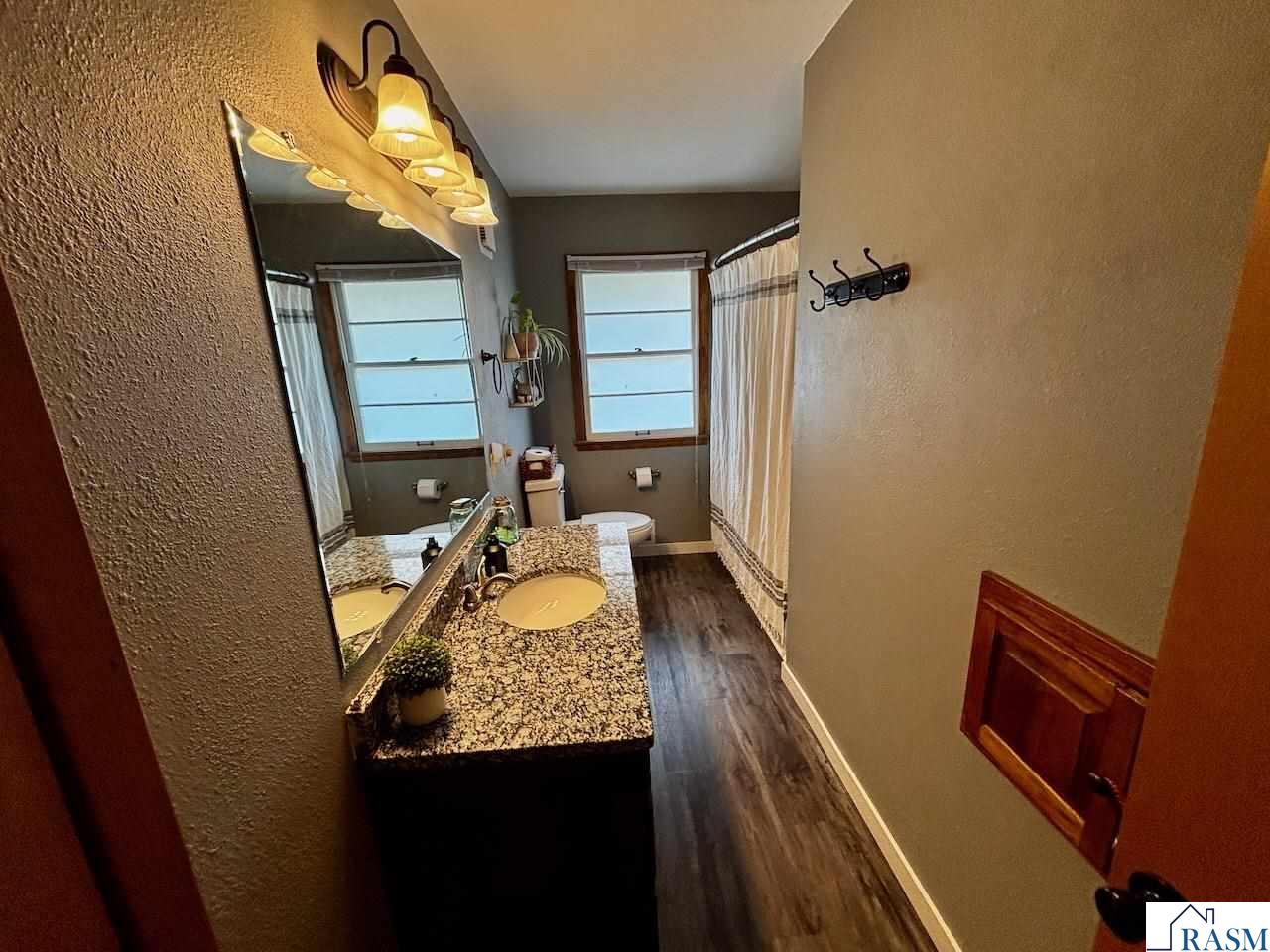 312 W Jefferson Avenue, St. Peter, MN 56082 Listing Photo  22
