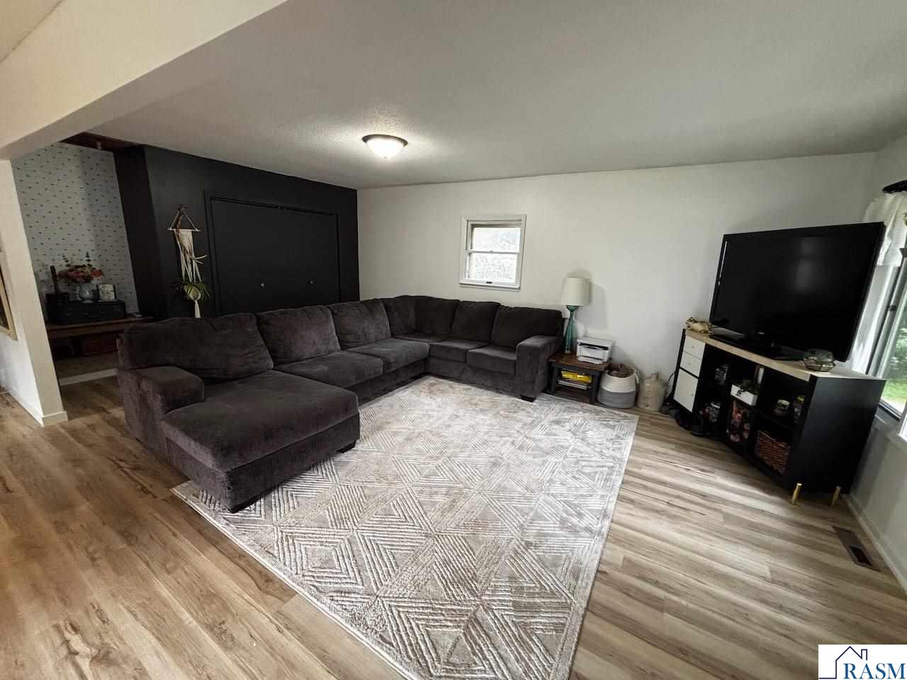 312 W Jefferson Avenue, St. Peter, MN 56082 Listing Photo  6