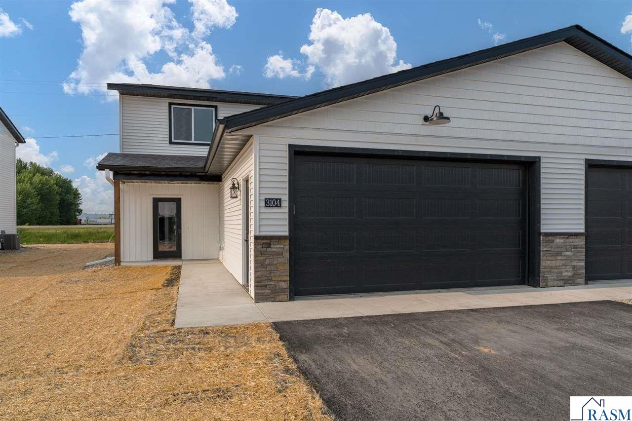 3207 Scotch Lane, Mankato, MN 56001 Listing Photo  1
