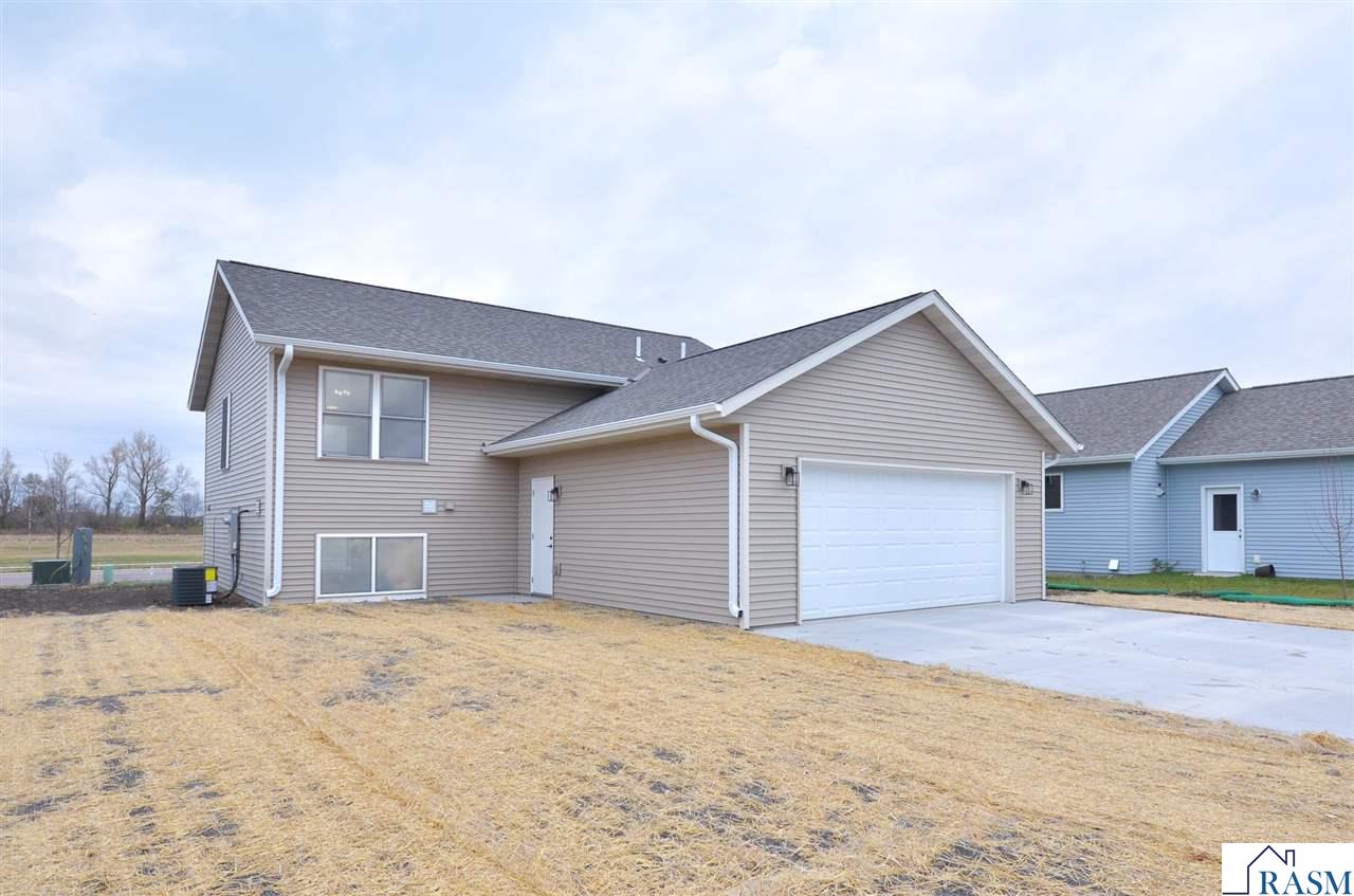 2113 Lunden Street, St. Peter, MN 56082 Listing Photo  2