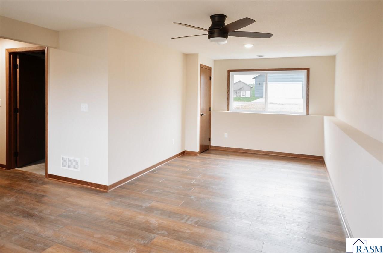 2113 Lunden Street, St. Peter, MN 56082 Listing Photo  15