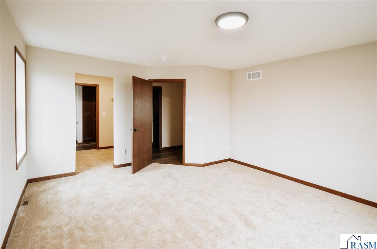 2113 Lunden Street, St. Peter, MN 56082 Listing Photo  9