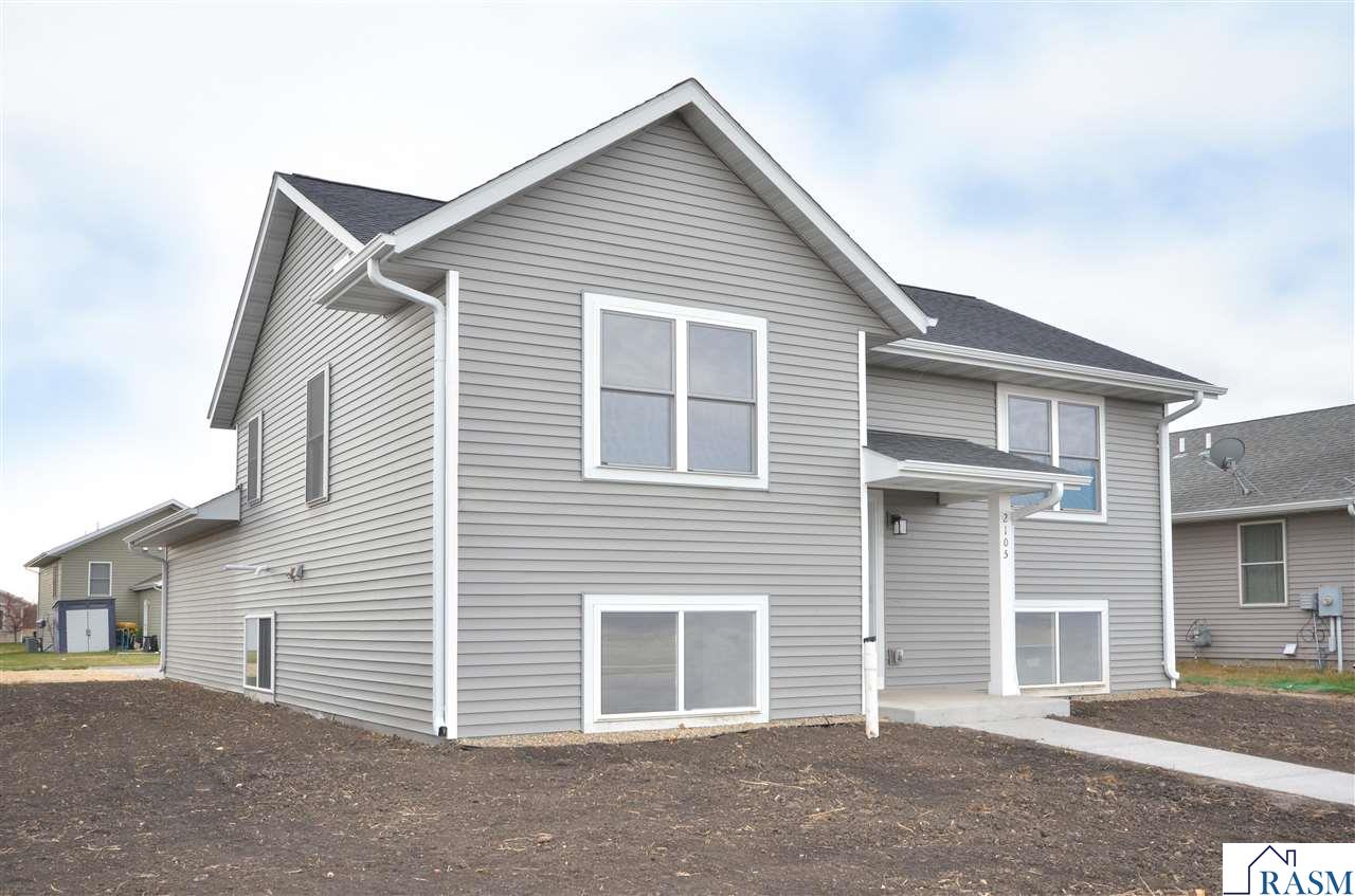 2105 Lunden Street, St. Peter, MN 56082 Listing Photo  2