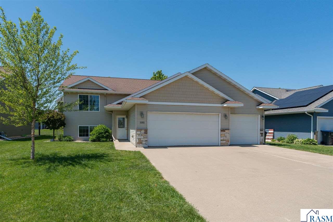1132 Heron Drive, Mankato, MN 56001 Listing Photo  1