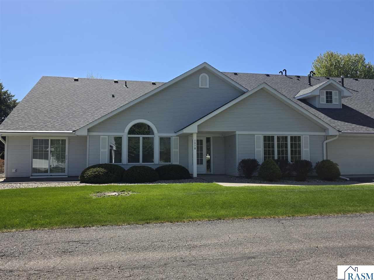 1310 PINE POINT Curve, St. Peter, MN 56082 Listing Photo  1