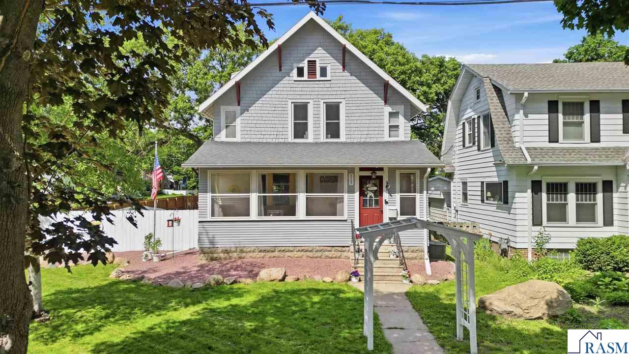 828 Baker Avenue, Mankato, MN 56001 Listing Photo  1