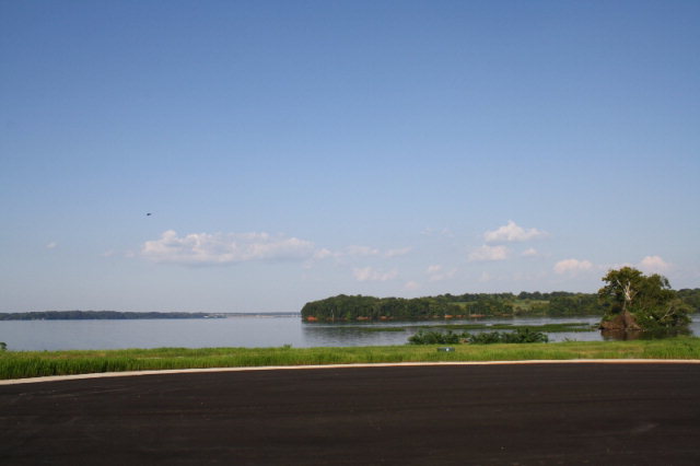 136 River Pointe Dr, Muscle Shoals, AL 35661 — photo 10