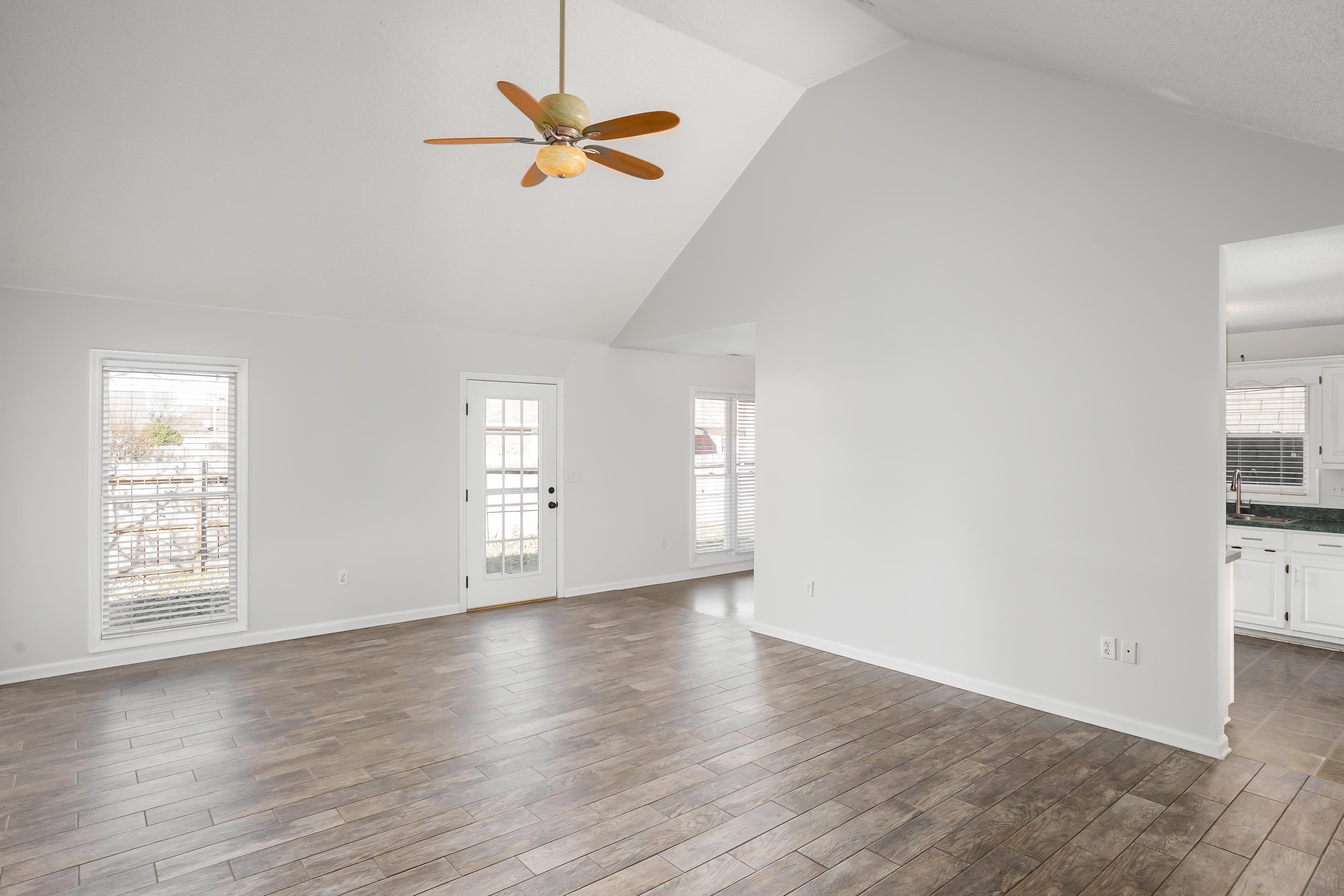 309 E Nassau Ave, Muscle Shoals, AL 35661 — photo 2