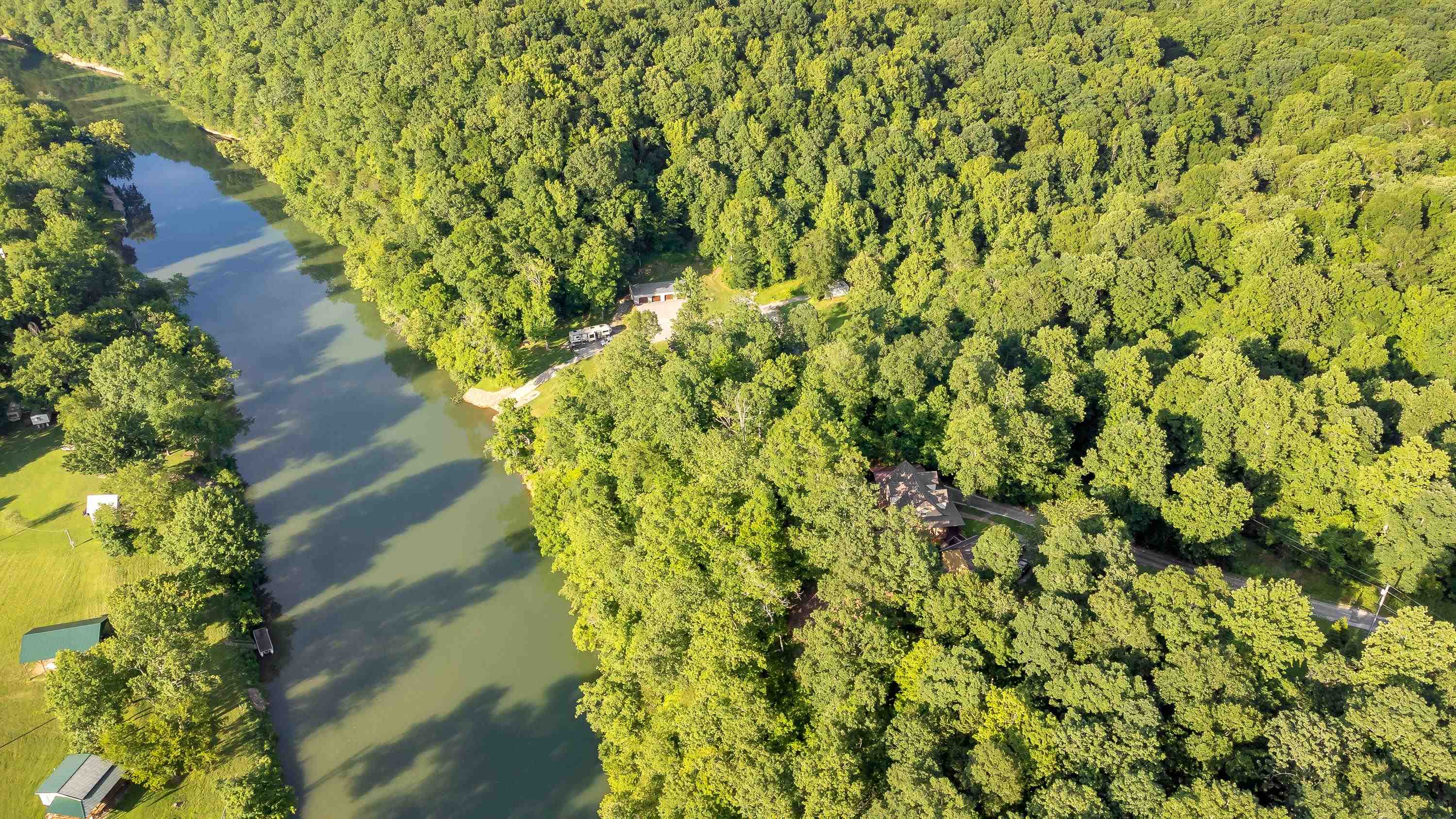 157 Shoals Overlook Dr, Florence, AL 35634 — photo 1