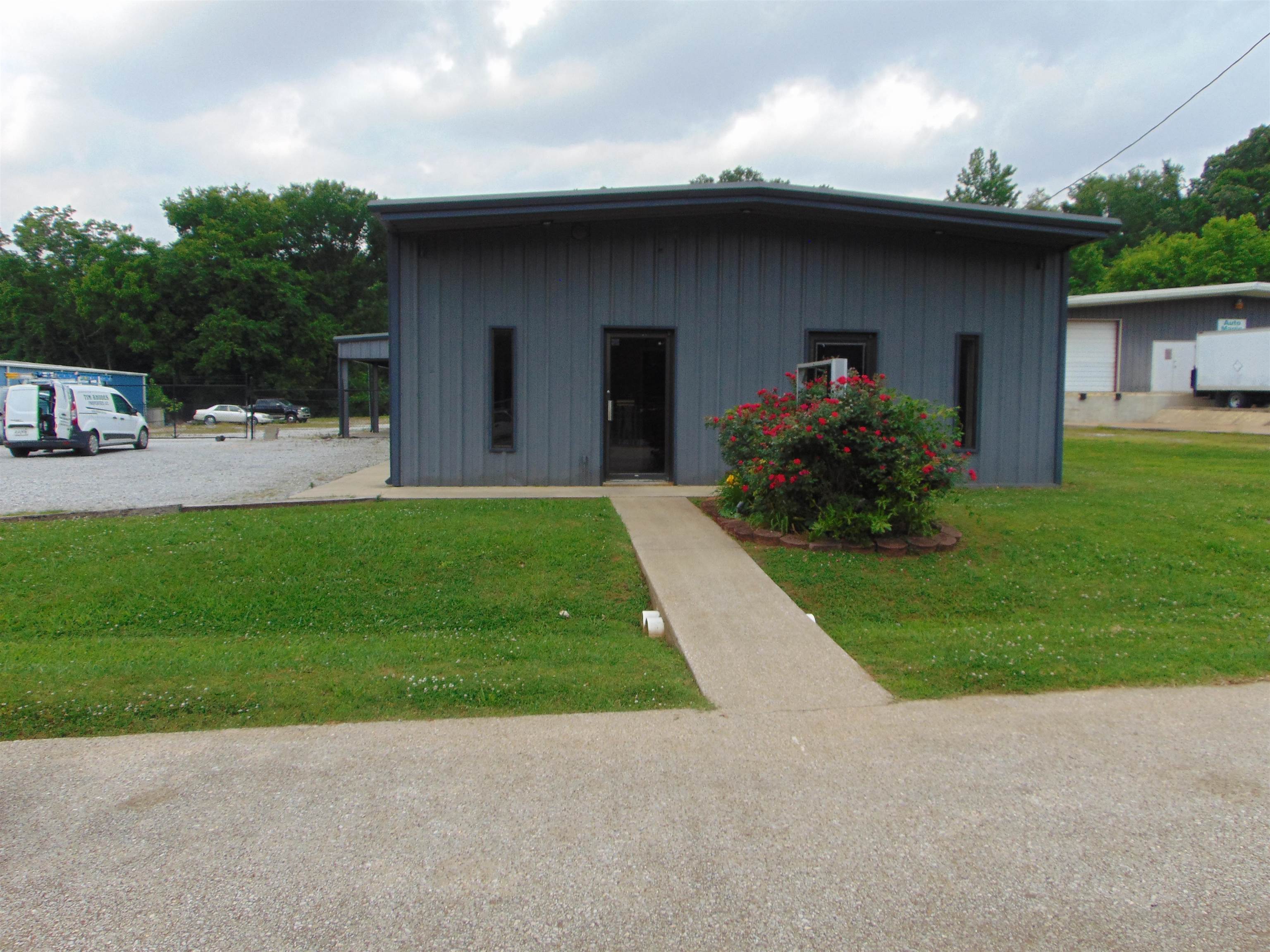 707 N Broadway St, Florence, AL 35630 — photo 2
